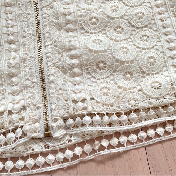 Abercrombie & Finch ivory sleeveless top - Picture 4 of 4